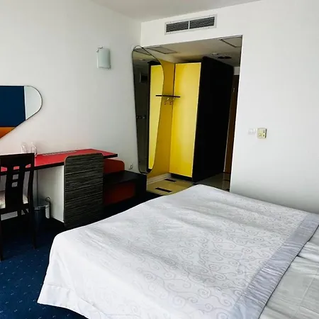 Hotel аполонис 3*